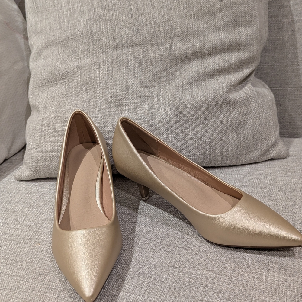 Amazon Pointed Toe Gold Heels